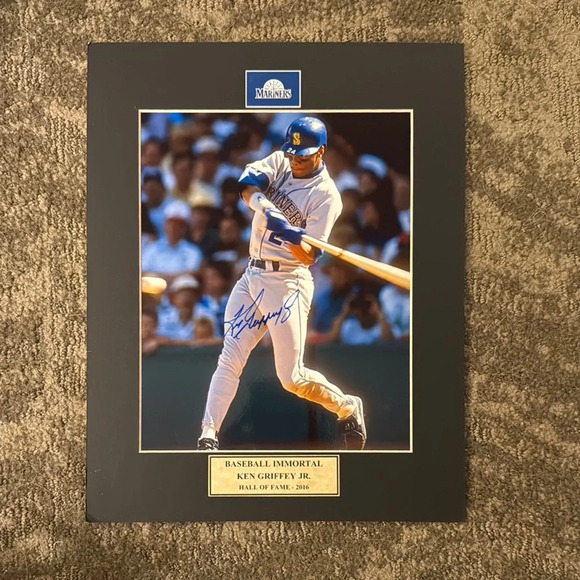 Seattle Mariners Ken Griffey Jr. Signed Photo - Picture 1 of 1